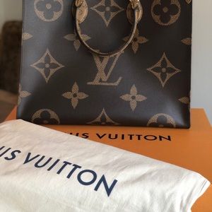 Louis Vuitton Giant Monogram Reverse On The Go